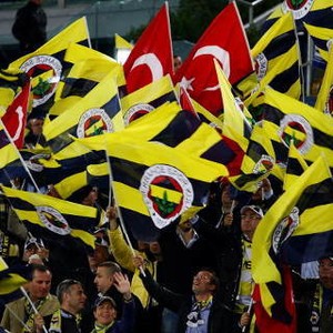 Arsenal Pede Atasi Tekanan Suporter Fenerbahce