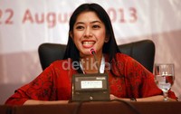 Aliya Rajasa memberikan kuliah umum tertang pendidikan bagi kaum muda melalui rumah pintah yang ia kelola.