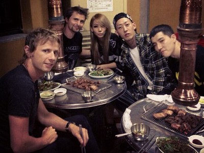 CL 2NE1 Nongkrong Bareng Muse