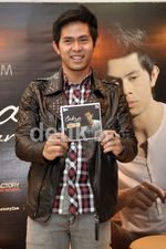Cakra Khan Rilis Album Perdana