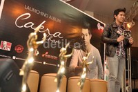 Album perdana ini saya dedikasikan untuk seluruh Cakraholic yang ada di Indonesia, Malaysia, Singapura, Brunei dan di manapun kalian berada, tutup Cakra Khan. Noel/detikHOT.