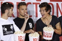 Kira-kira Zayn sadar nggak ya ada popcorn di rambutnya? REUTERS/Suzanne Plunkett.