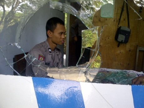 Diduga Gara-gara Tilang, Pos Polisi Dirusak Massa dalam Karnaval 17-an Diduga Gara-gara Tilang, Pos Polisi Dirusak Massa dalam Karnaval 17-an