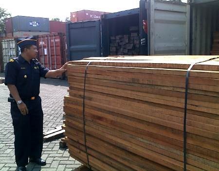 Menhut Jamin Produk Kayu Ekspor Indonesia Legal