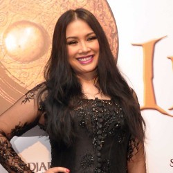 Tampil di Sri Mimpi Indonesia, Titi DJ Belajar Tari Bali