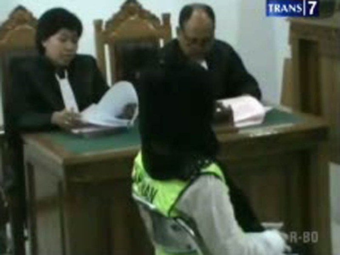 Potong Kelamin Teman, Gadis Jalani Sidang