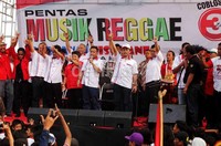 Kampanye ini dihadiri jurkam nasional dari DPP PDIP Ribka Tjiptaning (baju merah, tengah).