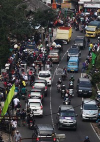 Kemacetan terjadi di dua arah.