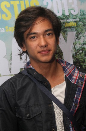 Main di Film tentang Slank, Adipati Dolken Perankan Bimbim