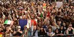 70 Ribu Fans Histeris di Premiere Film One Direction