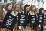 70 Ribu Fans Histeris di Premiere Film One Direction