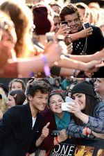 70 Ribu Fans Histeris di Premiere Film One Direction