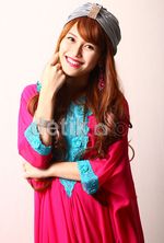 Gaya Ayu Ting Ting Berkaftan Pink