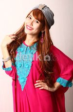 Gaya Ayu Ting Ting Berkaftan Pink