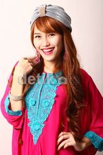 Gaya Ayu Ting Ting Berkaftan Pink