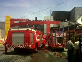 Gudang Supermarket AJBS Terbakar