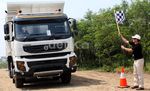 Lomba Irit BBM Truk Volvo