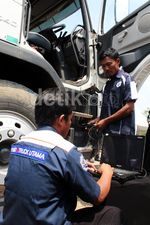 Lomba Irit BBM Truk Volvo