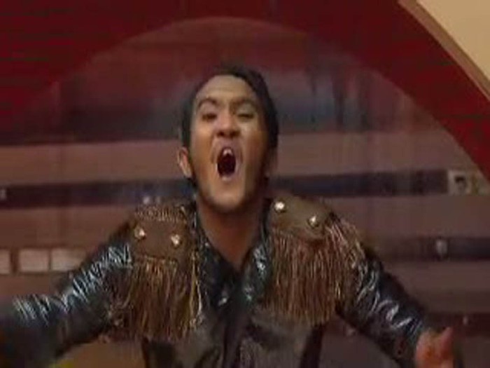 Jokowi Dikepung Goyang Caesar