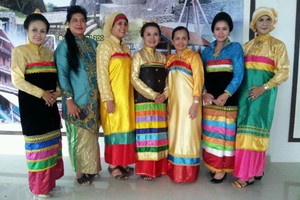 Cantiknya Kombo, Pakaian Adat Buton yang Mirip Hanbok Korea