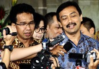 Tadi saya sudah menjelaskan kepada penyidik hal-hal yang menyangkut penganggaran dari Kemenpora. Jadi itu saja anggaran dari Kemenpora dan pembahasannya, kata Andi. Lamhot Aritonang/detikFoto.