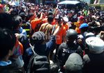 Warga Tonton Rekonstruksi Pembunuhan Sisca