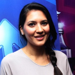 Hannah Al Rasyid Hobi Makan di Kaki Lima