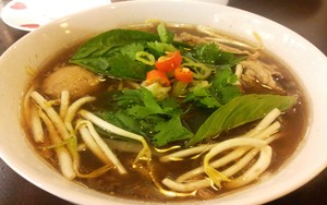 Madame Ching: Slruup! Gurih Hangat Beef Noodle Rice Soup Lembut