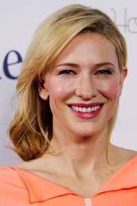 Lipstik merah dipilih Cate Blanchett untuk warna di bibirnya. Brendon Thorne/Getty Images.