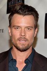 Gaya Necis Josh Duhamel