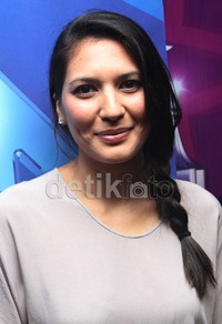 Gue emang suka banget makanan di pinggir jalan, kayak martabak, kata Hannah. Gus Mun/detikHOT.