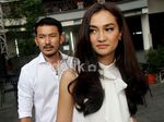 Jelang Nikah, Rio Dewanto dan Atiqah Hasiholan Tampil Serasi