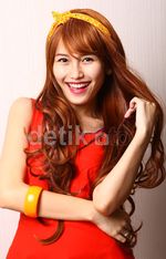 Merah Menyala Ayu Ting Ting