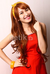 Cerah ceria Ayu Ting Ting.