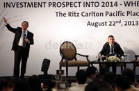 Keduanya menjadi pembicara dalam acara talkshow yang mengambil tema 'Investment Prospect Into 2014-Where To Put Our Money?'.