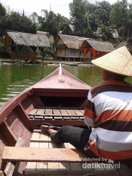 Kampung Sampireun Favoritnya Wisata Keluarga di Garut 