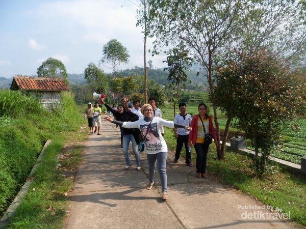 Kampung Sampireun Favoritnya Wisata Keluarga di Garut 