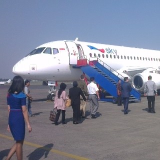 Nih, Pramugari Cantik dan Seksi yang Temani Penerbangan Sukhoi SSJ 100
