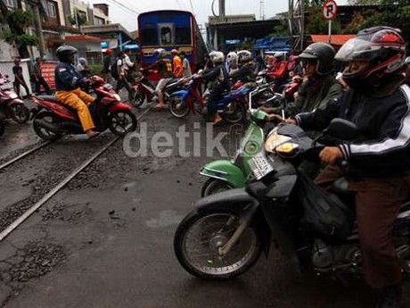 Pemotor Berumur Lanjut Lebih Tertib dari Anak Muda?
