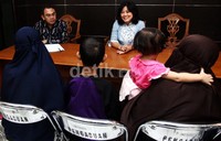 Mereka diterima oleh Komisioner Subkomisi Pemantauan dan Penyelidikan Komnas HAM Siane Indriani.