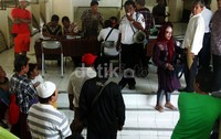 Persyaratan yang dimaksud adalah membawa fotokopi KTP, fotokopi KK, potongan kupon hasil undian, dan menandatangani perjanjian pemakaian tempat usaha (PPTU).