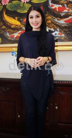 Sandra Dewi, Si Ibu Bidadari