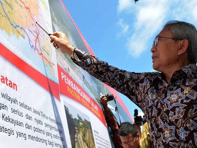 Djoko Kirmanto Resmikan 2 Proyek di Pacitan