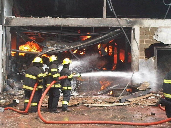 Gudang Cat Meledak dan Terbakar di Batam, Kerugian Ditaksir Miliaran