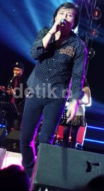 Konser Nostalgia KLa Project