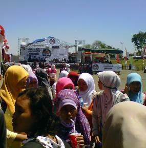 Pelajar SMA/SMK di Mojokerto Dimobilisasi Hadiri Kampanye KarSa