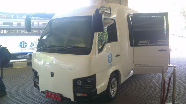 Ini Penampakan Mobil dan Bus Listrik Buatan Peneliti Indonesia Ini Penampakan Mobil dan Bus Listrik Buatan Peneliti Indonesia