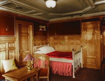 Interior kapal dirancang mewah. Seperti kamar first class ini. (kredit foto: Anton Logvynenko)