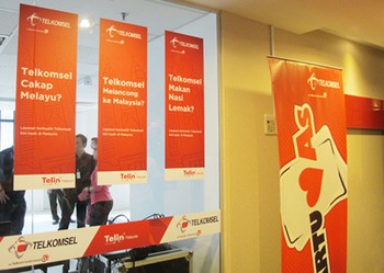 2. Target pasar jelas ditujukan bagi komunitas Indonesia. Tidak hanya para tenaga kerja Indonesia (TKI), tetapi juga termasuk pelancong, hingga pelajar.