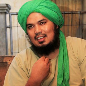 Derry Sulaiman, Eks Gitaris Betrayer yang Kini Jadi Pendakwah